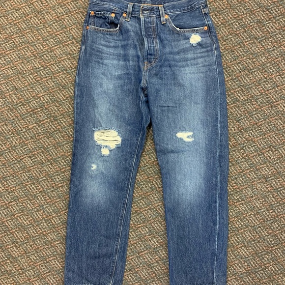 Levi’s 501, 5 button distressed jeans - Picture 9 of 10